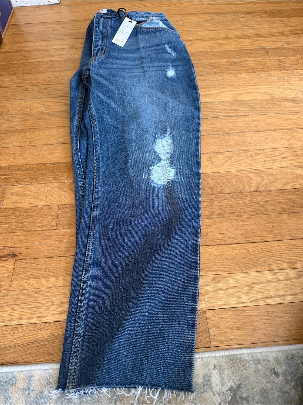 Ontwelfth women’s Sz 10/31 Distressed Dark Blue Jeans raw hem NWT